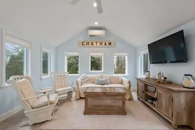 Image de Close to Beach Renovated Dog Friendly Cape Cottage
