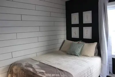 Image de Mid Century Farmhouse