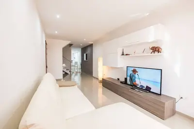 Spacious 2 bedroom apartment