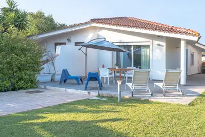 Villa 'Oceano' avec terrasse privée, Wi-Fi et climatisation