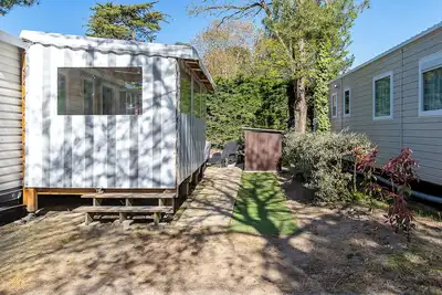 Image de Mobil Home 'Mobil Home Camping Siblu' avec piscine partagée et terrasse privée