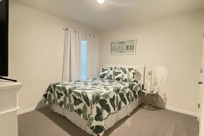 Image de Private room in cozy home, minutes from Bahia Beach and Southshore Bay Lagoon