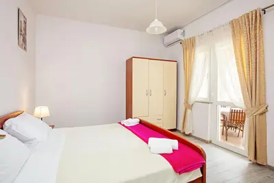 Image de Appartement de deux chambres avec la terrasse Pakostane, Biograd (A-22375-d)