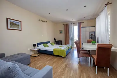 Image de Appartement d'une chambre avec la terrasse Pakostane, Biograd (A-22375-f)