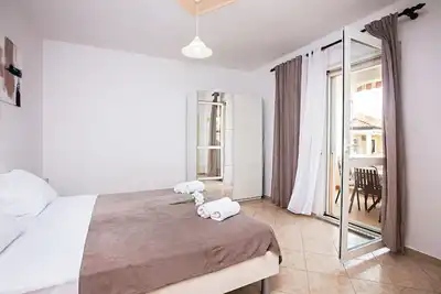Image de Appartement de trois chambres avec la terrasse Pakostane, Biograd (A-22375-l)