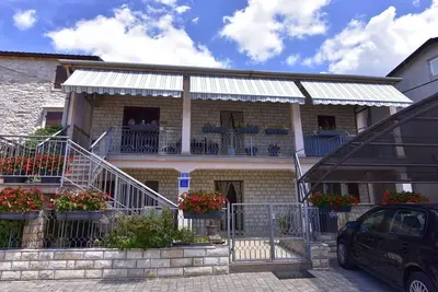 Image de Appartement d'une chambre avec la terrasse Murine, Umag (A-22510-a)