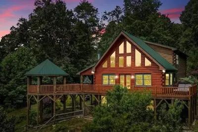 Image de Enchanting Mountain Oasis