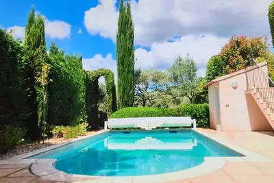 Image de La Villa de la Bastide. Détente au cœur de la Provence Luberon, avec piscine.