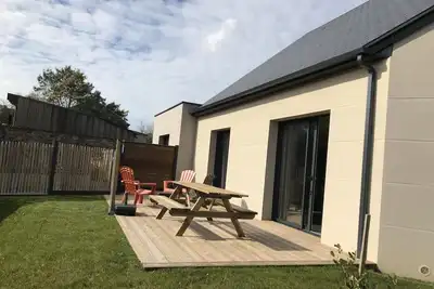 Image de Gîte 56m² à Barneville-Carteret, proche plage, 2 chambres, terrasse, accessible Pmr, parking inclus
