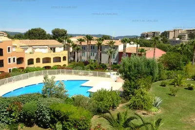 Image de T3 climatisé avec piscine, tennis, proche plage à Cavalaire