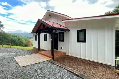 Image de Creekside, Foosball, Games, Firepit, 2 ensuites main level
