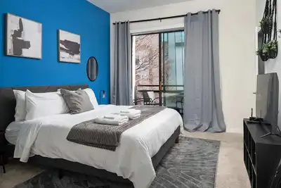 Image de Spacious 2bd with Private Balcony and Free Parking 1