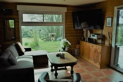 Image de Maison en bois en campagne, proche de l'Océan Atlantique et du Golfe du Morbihan