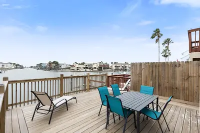 Image de Pet Friendly, Waterfront Condo with Private Deck & Reserved Boat Slip