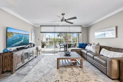 Spacious two story 2-bedroom condo in gorgeous Jupiter