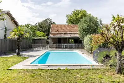Image de À 400m de la plage, maison pour 12 avec piscine