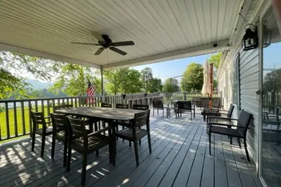 Image de Rainbows End River Lodge
