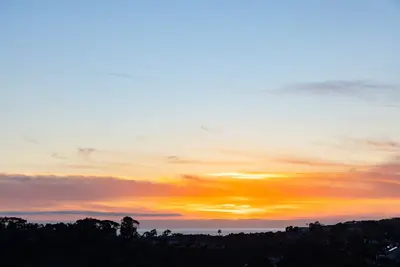 Image de Sunsets over Catalina - An insider's luxurious hideaway - rarely available!