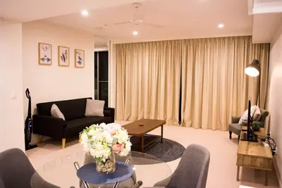 Image de New to Vrbo: Homely Modern Apt by Lake between City & Russell