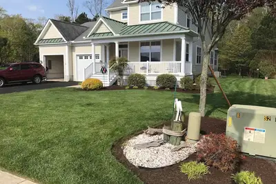 Image de Your Refuge! - Perfect Vacation Home - many Amenities & minutes to Beach