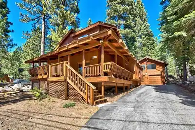 Image de Tranquil Tahoe Retreat - wood-burning fireplace, close to town & skiing!