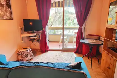 Image de Beau studio avec balcon - proche plage