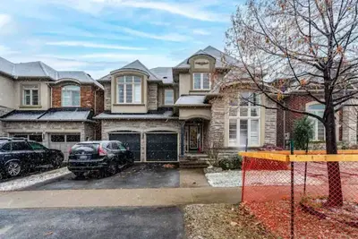 Image de Alton Village - New Renos - 2bd - Full-kitchen