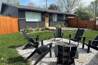 Image de Cozy 2br Retreat w/Firepit, Dt Nampa/Nnu Walkable