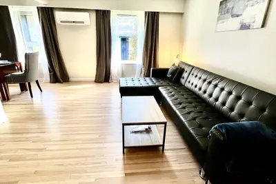 Image de Marina Side 2 Bedroom 1 Bathroom Updated Apartment
