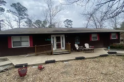 Image de 4 bedroom 4. 5 bath family vacation home on the lake! \nsleeps 12;