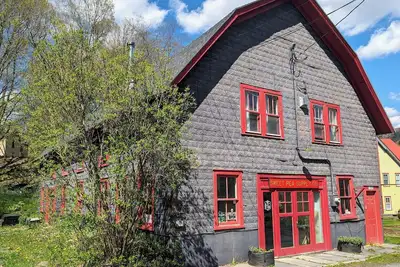 Image de Light-filled loft minutes from slopes