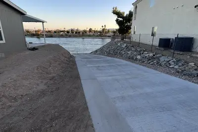 Image de The One More\nOn the water with semi private beach and launch