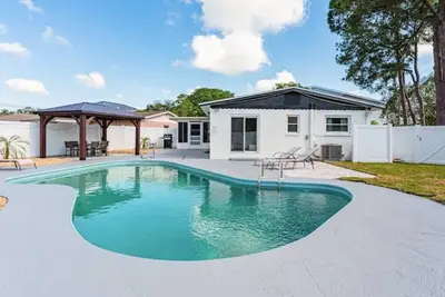 Image de Tropical Oasis w/Pool near Beach