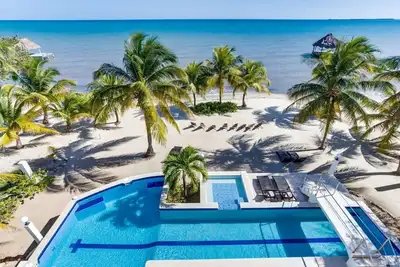 Image de Incredibly Spacious Private Beachfront Villa With Pool And Kayaks