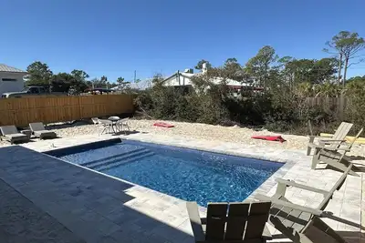Image de Beach retreat with open layout, Ac, private pool, fire pit & grill
