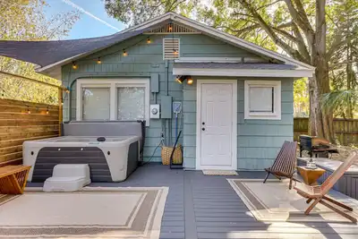 Image de Modern-Boho Bradenton Bungalow w/ Private Hot Tub!