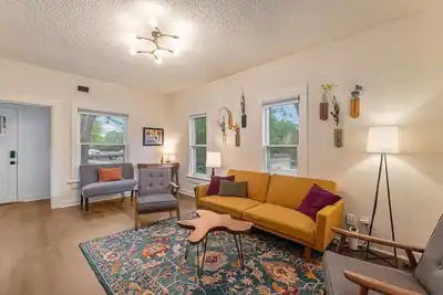 Image de Downtown Loveland Bungalow, charming, historic 2br recently remodeled gem. \n\n