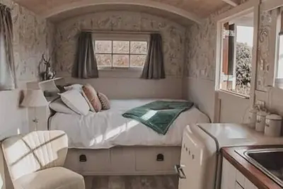 Image de The Shepherds Hut with Farmland Views Fox Glacier