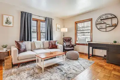 Image de Pet-Friendly Saint Paul Home w\/ Shared Yard!