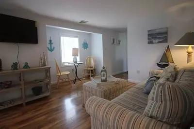 Image de Charming Home in the heart of Greenport Village!