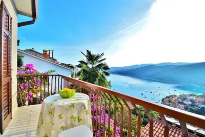 Appartement de vacances avec climatisation et vue sur la mer