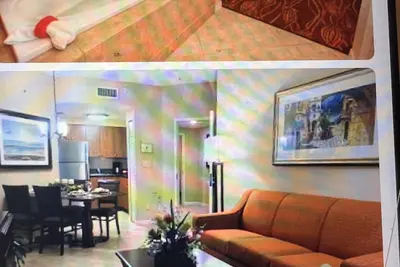 Image de Condo in Mizner Place in Weston, Fl. So convenient for shopping and dining.