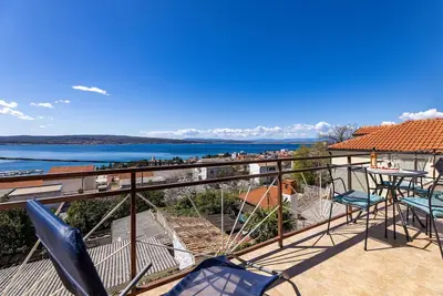 Image de Appartement de deux chambres avec la terrasse et la vue sur le mer Crikvenica (A-22280-b)