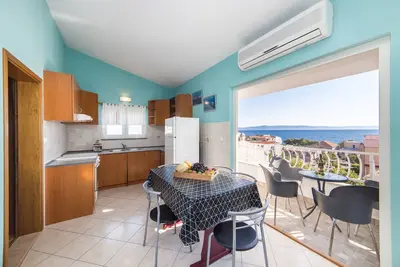 Appartement de deux chambres avec la terrasse et la vue sur le mer Tucepi, Makarska (A-22384-a)
