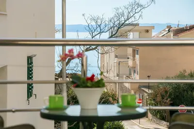 Image de Appartement de deux chambres avec le balcon Tucepi, Makarska (A-22384-d)