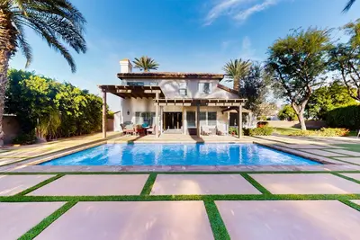 Image de Gorgeous Indio retreat with backyard pool, grill, gas fireplace, & mountain view