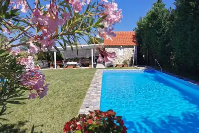 Image de Appartement d'une chambre avec la terrasse et la vue sur le mer Ljubac, Zadar (A-21937-a)