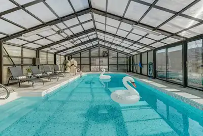Image de Urban Float - Private Heated Pool & HotTub & Firepit
