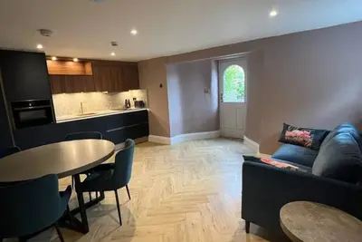 Gorgeous 5* Apartment - Pet Friendly - Private Parking - Ev Charger
