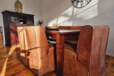 Image de Luxuriöse großzügige Wohnung mit 3 Schlafzimmer, Terrasse